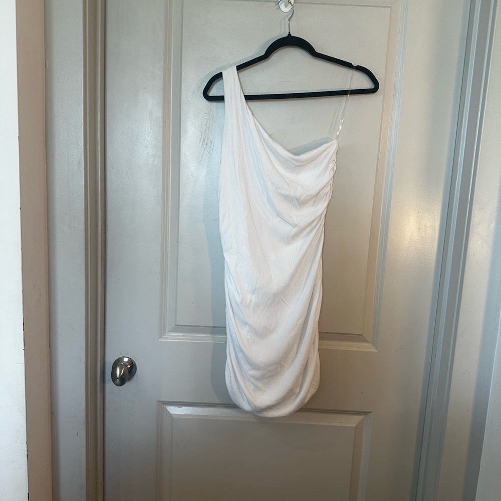 NEW Illa Illa White One Shoulder Ruched Ribbed Bubble Hem Dress, Large - Picture 8 of 8